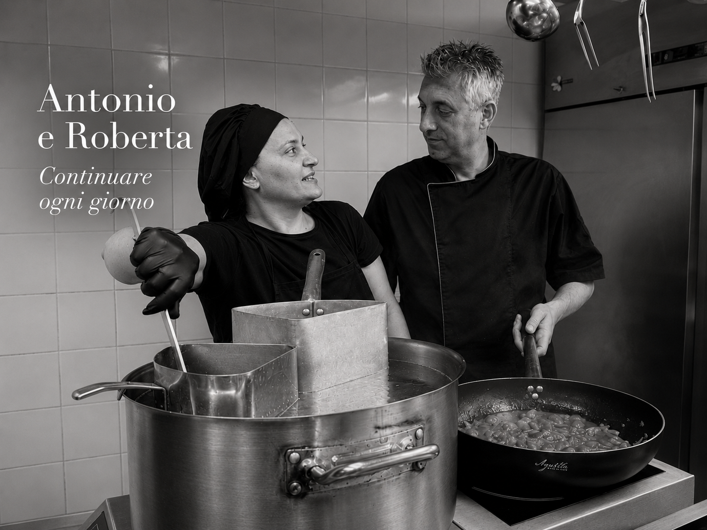 Antonio e Roberta al lavoro in cucina