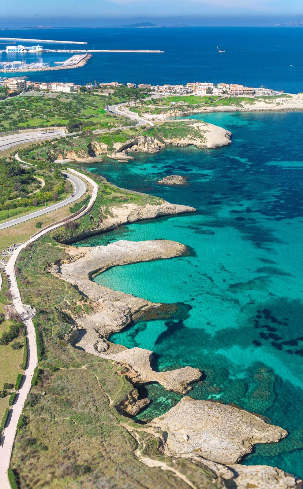 Veduta aerea del mare di Porto Torres